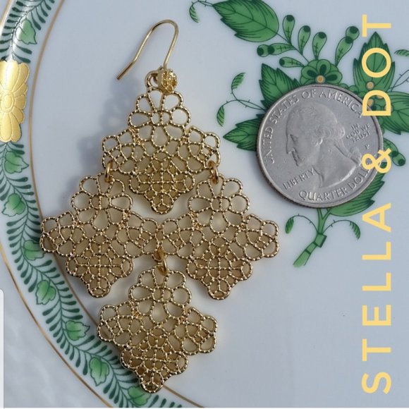 Stella & Dot Jewelry - STELLA and DOT Chantilly Lace Gold Earrings NWT